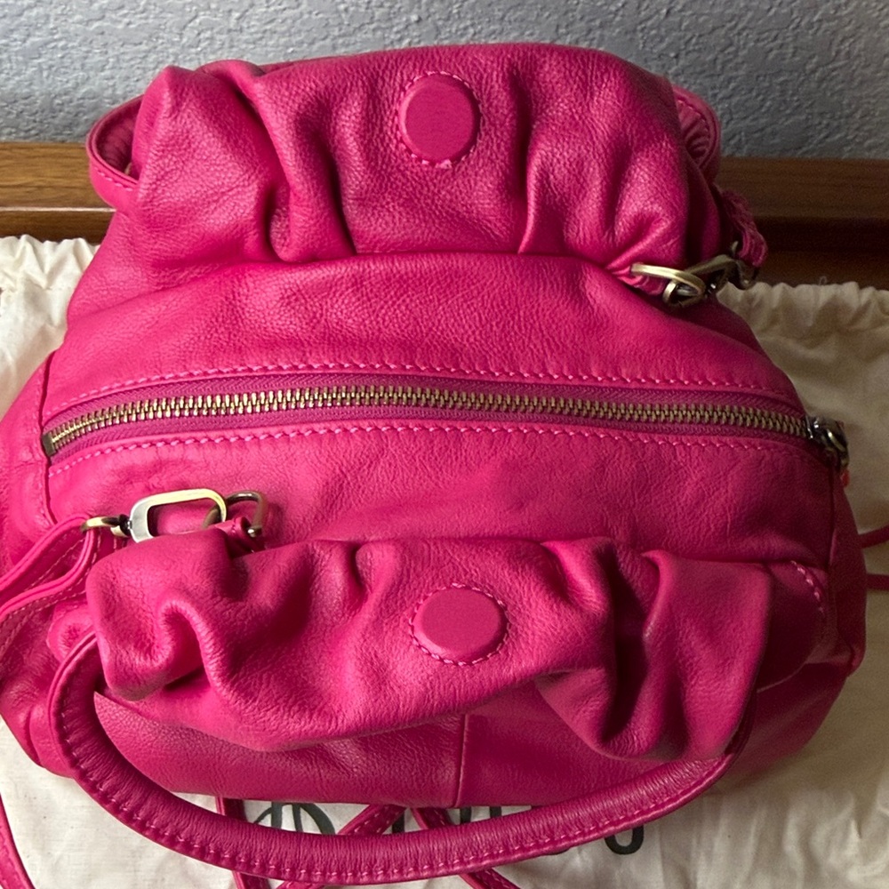 HOBO Darling Fuchsia Leather Women's Bag - Picture 4 of 14
